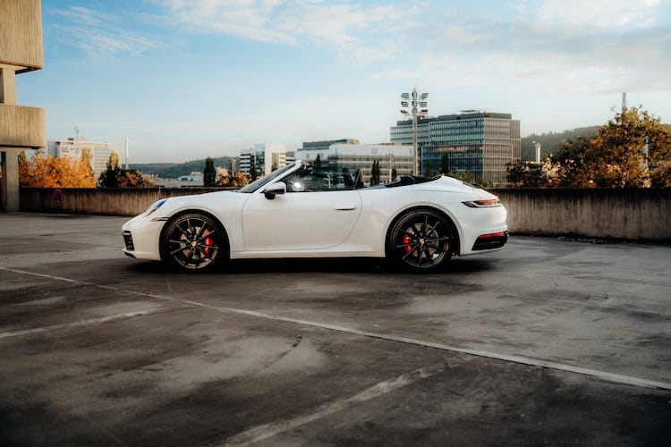Seitenansicht links Porsche 911 Carrera S Cabrio in Zürich