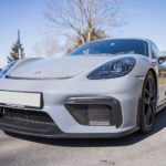 Frontale Ansicht Porsche Cayman GT4 am Bodensee